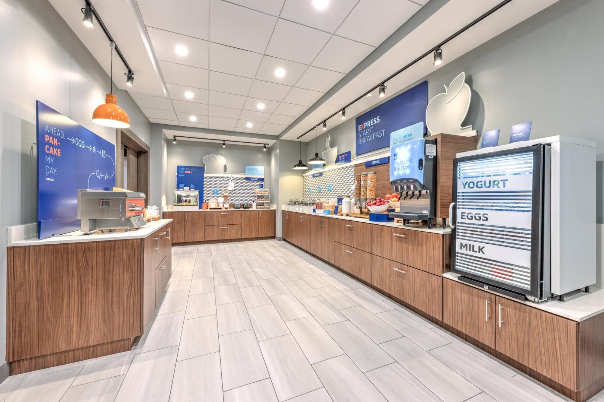 Holiday Inn Express & Suites Austin Airport East By Ihg Bagian luar foto