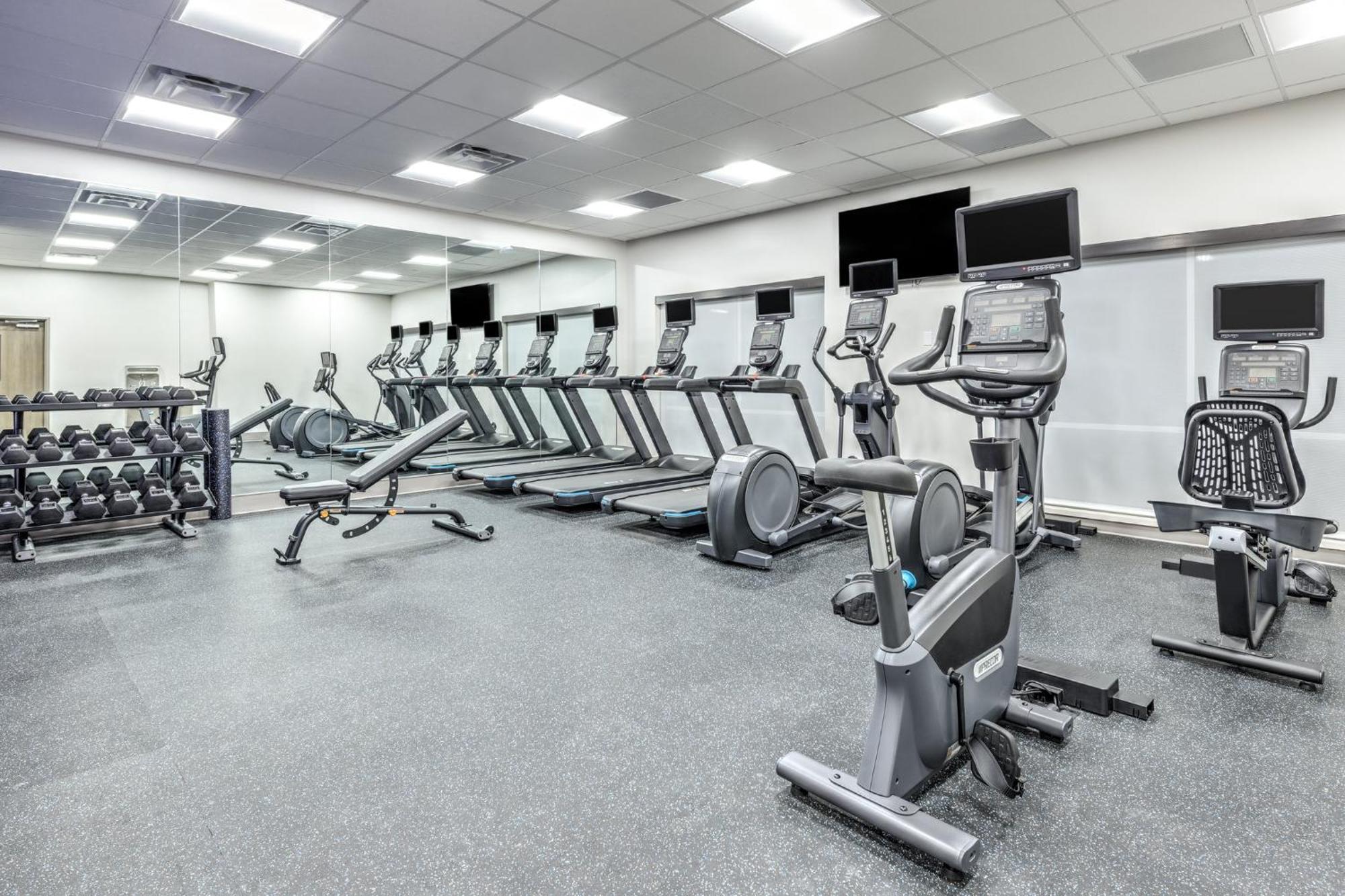 Holiday Inn Express & Suites Austin Airport East By Ihg Bagian luar foto