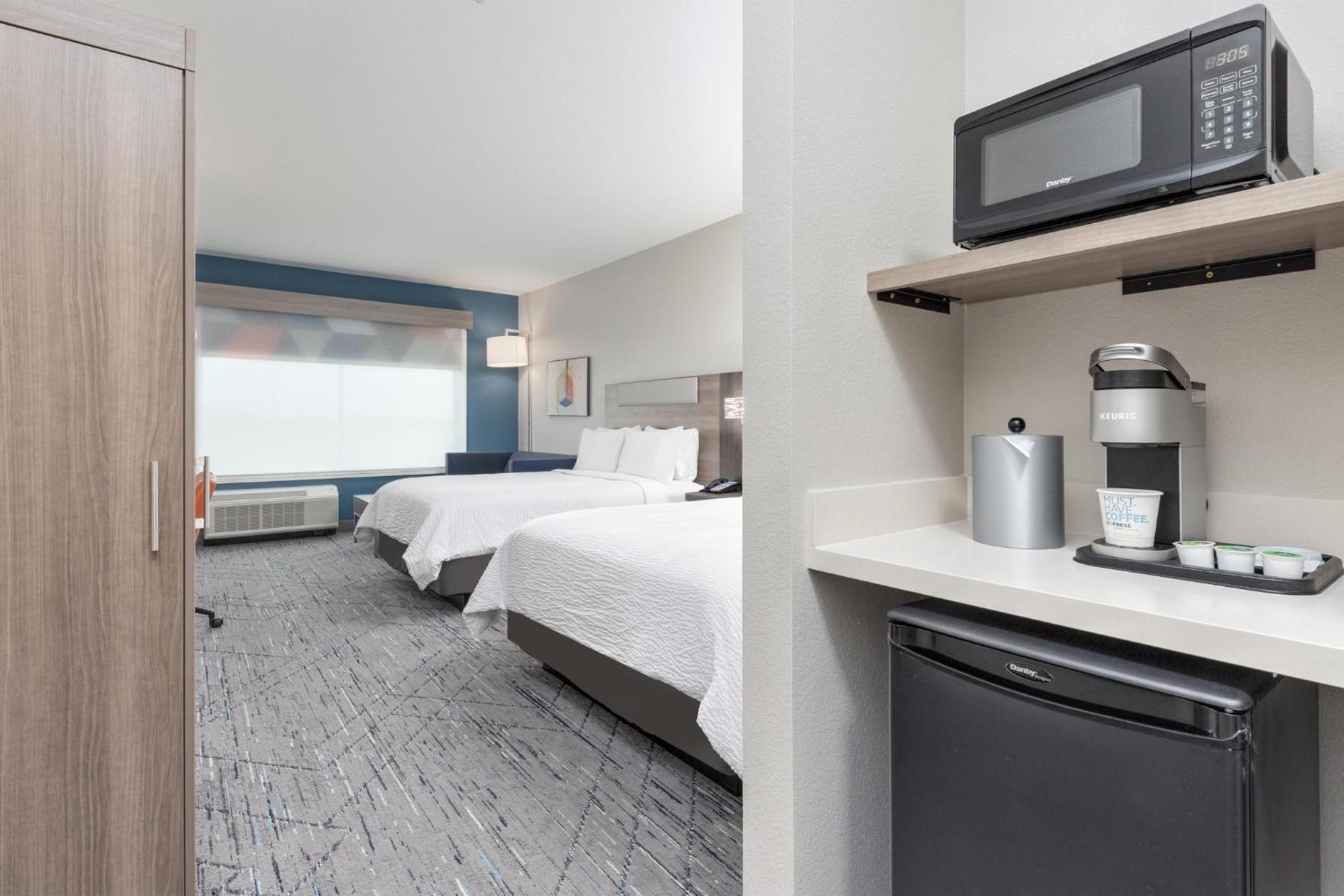 Holiday Inn Express & Suites Austin Airport East By Ihg Bagian luar foto