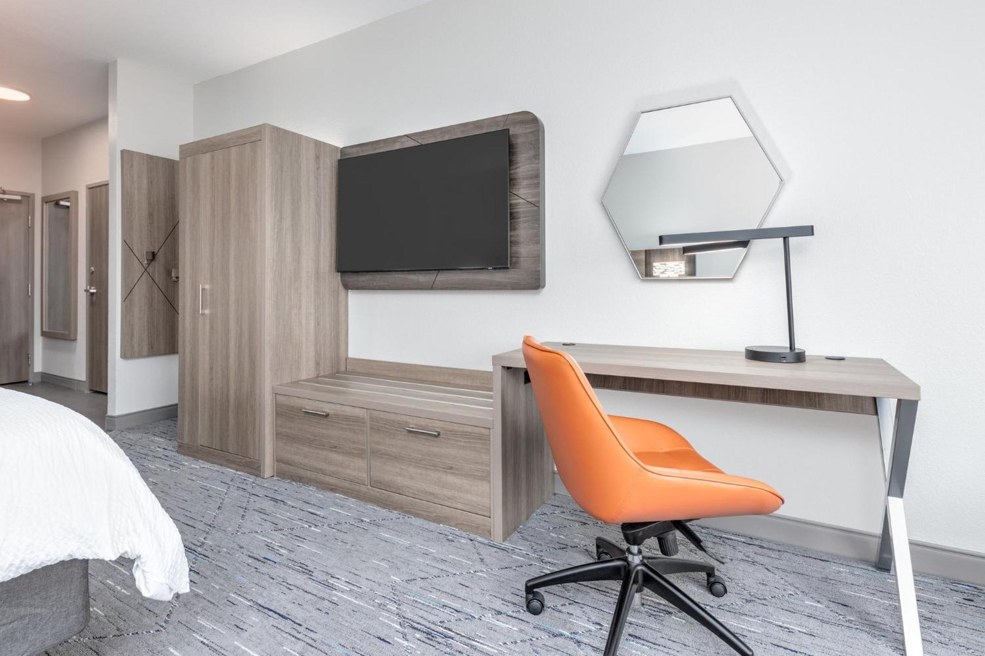 Holiday Inn Express & Suites Austin Airport East By Ihg Bagian luar foto